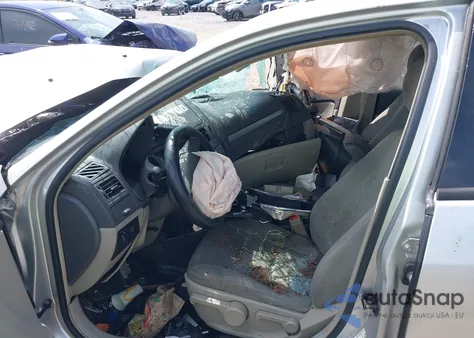 2011 Ford Fusion S z USA, uszkodzony, nr VIN 3FAHP0GA5BR226881